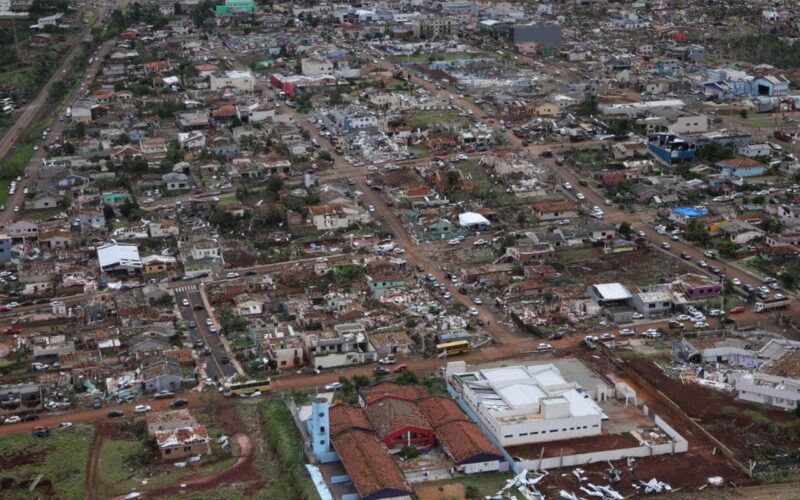 Número de feridos chega a 750 após passagem de tornado pelo Paraná