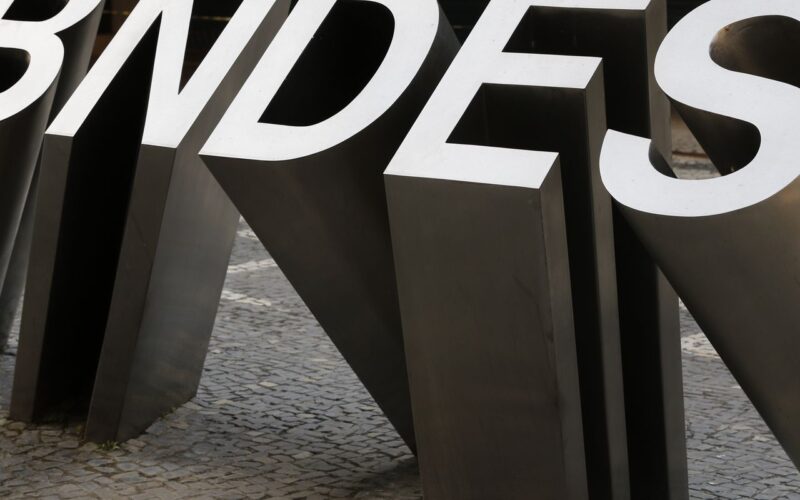 Operações de crédito do BNDES chegam a R$ 230 bilhões