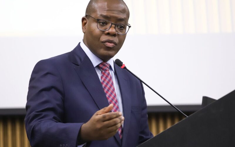 PF indicia ex-ministro Silvio Almeida por importunação sexual