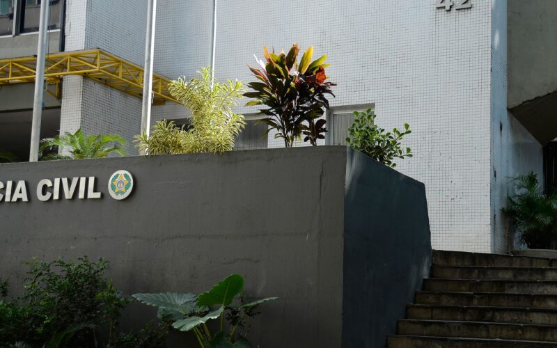 Polícia desarticula fabricação ilegal de armas na Baixada Fluminense