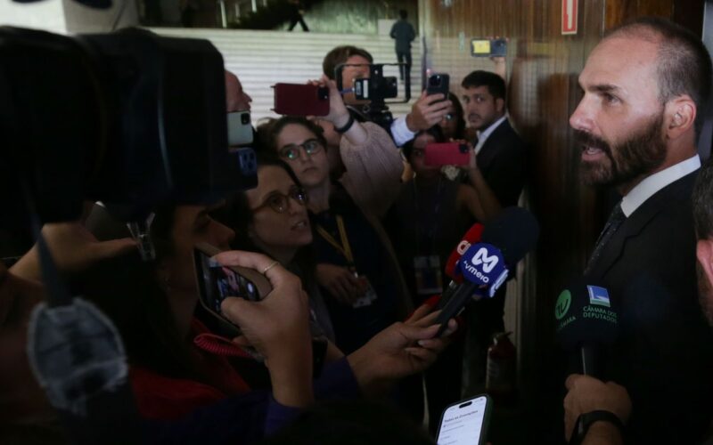 Por unanimidade, STF torna Eduardo Bolsonaro réu por atuação nos EUA