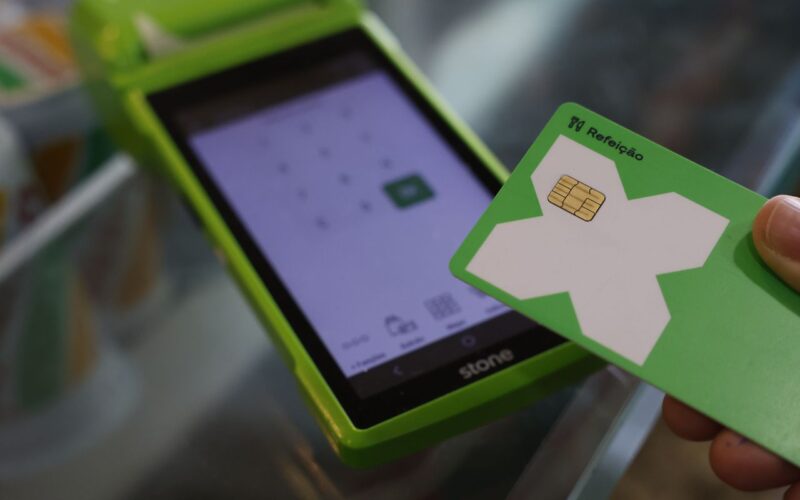 Redes têm um ano para liberar bandeiras no vale-refeição e alimentação