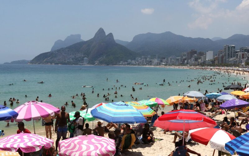 Rio de Janeiro bate recorde de turistas internacionais em 2025