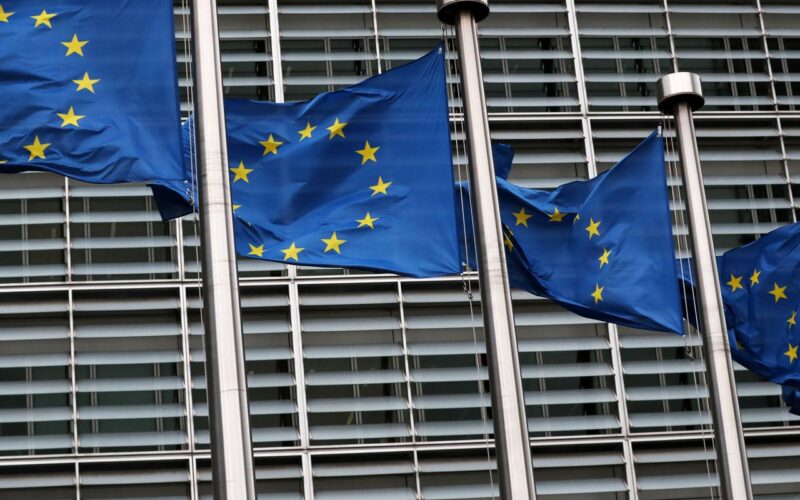 União Europeia afirma que poderá admitir novos membros até 2030